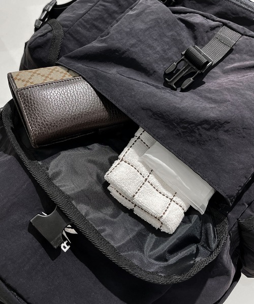 Reebok（リーボック）の「【EC別注】Reebok リーボック 大容量 A4 PC収納 多ポケット ナイロン バックパック リュックサック 約20L（バックパック/リュック・メンズ・ブラック×レッド/ブラック・FREE）」の13枚目の写真