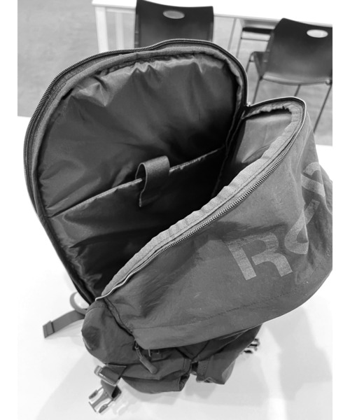 Reebok（リーボック）の「【EC別注】Reebok リーボック 大容量 A4 PC収納 多ポケット ナイロン バックパック リュックサック 約20L（バックパック/リュック・メンズ・ブラック×レッド/ブラック・FREE）」の21枚目の写真
