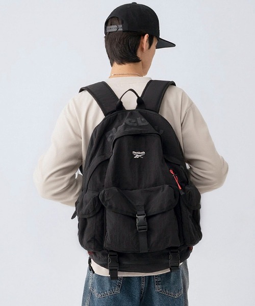 Reebok(リーボック)の「【EC別注】Reebok リーボック リュックサック 大容量 約20L A4 PC収納 多ポケット ナイロン バックパック(バックパック/リュック・メンズ・ブラック×レッド/ブラック・FREE)」の3枚目の写真