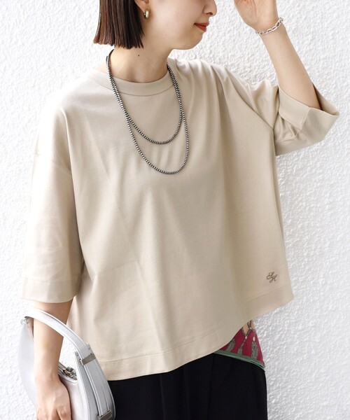 SHIPS(シップス)の「ワンポイント 刺繍 スムース ワイド TEE(Tシャツ/カットソー・レディース・ホワイト/ブラウン/ベージュ・ONE SIZE)」の8枚目の写真