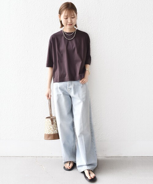 SHIPS(シップス)の「ワンポイント 刺繍 スムース ワイド TEE(Tシャツ/カットソー・レディース・ホワイト/ブラウン/ベージュ・ONE SIZE)」の10枚目の写真