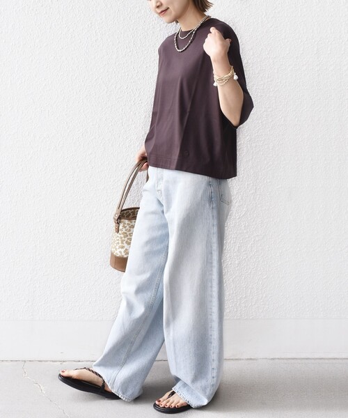 SHIPS(シップス)の「ワンポイント 刺繍 スムース ワイド TEE(Tシャツ/カットソー・レディース・ホワイト/ブラウン/ベージュ・ONE SIZE)」の11枚目の写真