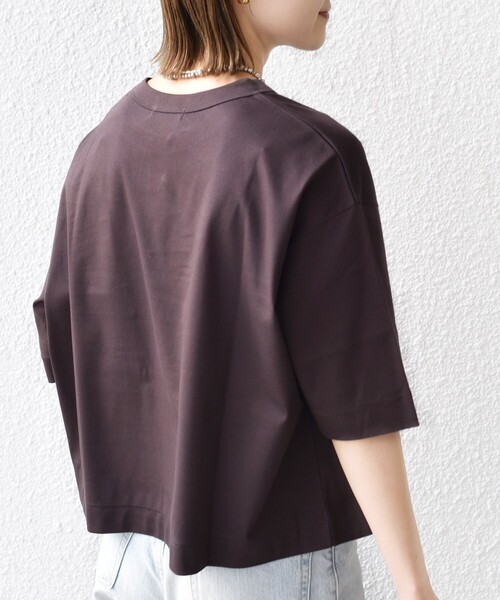 SHIPS(シップス)の「ワンポイント 刺繍 スムース ワイド TEE(Tシャツ/カットソー・レディース・ホワイト/ブラウン/ベージュ・ONE SIZE)」の17枚目の写真