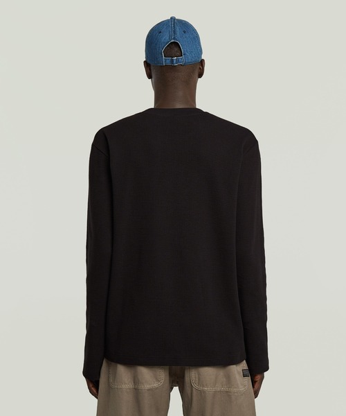 G-STAR（ジースター）の「Tweeter A-Line T-Shirt/フロントシームデザインワッフルロングスリーブTシャツ/サーマルTシャツ（Tシャツ/カットソー・メンズ・グレー系その他/ホワイト系その他/ダークブラック・LARGE/MEDIUM/SMALL/X-SMALL/X-LARGE）」の6枚目の写真