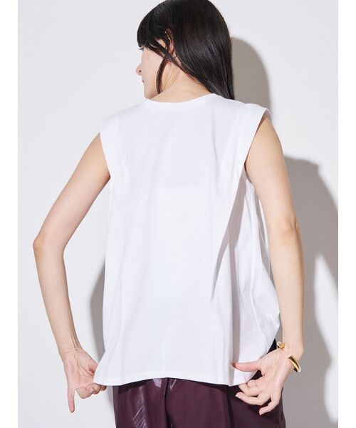 ELENDEEK（エレンディーク）の「テックマテリアルタックカットソー【速乾/汗シミ防止】（Tシャツ/カットソー・レディース・ボルドー/オフホワイト/チャコールグレー・FREE）」の16枚目の写真