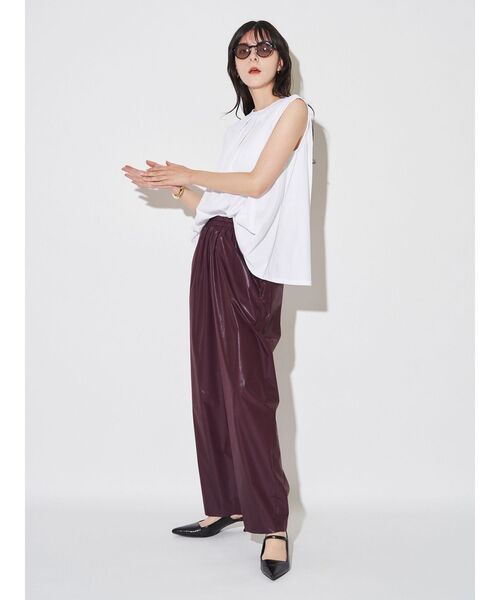 ELENDEEK（エレンディーク）の「テックマテリアルタックカットソー【速乾/汗シミ防止】（Tシャツ/カットソー・レディース・ボルドー/オフホワイト/チャコールグレー・FREE）」の19枚目の写真