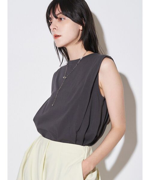 ELENDEEK（エレンディーク）の「テックマテリアルタックカットソー【速乾/汗シミ防止】（Tシャツ/カットソー・レディース・ボルドー/オフホワイト/チャコールグレー・FREE）」の22枚目の写真