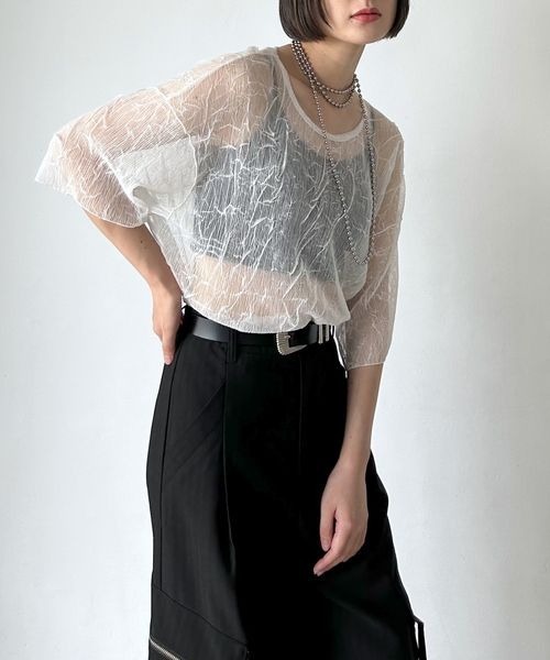 PAGEBOY(ページボーイ)の「カットプリーツシアーT(Tシャツ/カットソー・レディース・オフホワイト/ブラック/サックスブルー・FREE)」の9枚目の写真