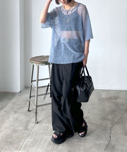PAGEBOY(ページボーイ)の「カットプリーツシアーT(Tシャツ/カットソー・レディース・オフホワイト/ブラック/サックスブルー・FREE)」の17枚目の写真