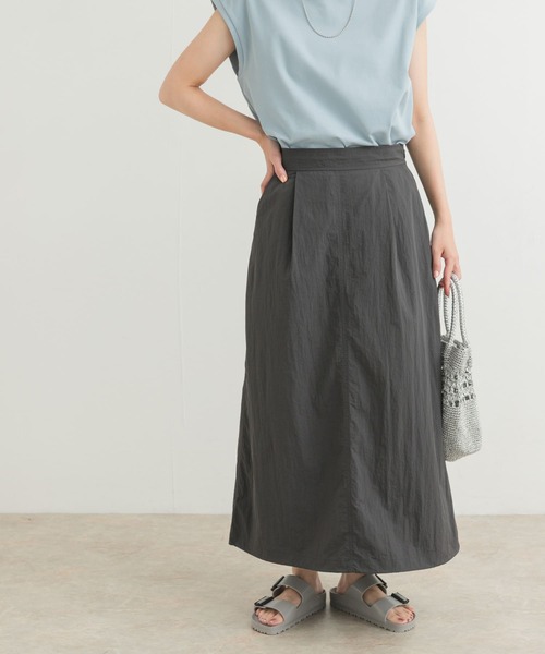 URBAN RESEARCH DOORS（アーバンリサーチドアーズ）の「撥水フレアスカート（スカート・レディース・チャコールグレー/ライトカーキ・MEDIUM）」の5枚目の写真