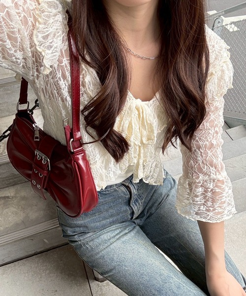 continuer de NICE CLAUP（コンティニューデナイスクラップ）の「ラッフルフリルレースボレロ（カーディガン/ボレロ・レディース・ブラック/アイボリー/オフホワイト・FREE）」の6枚目の写真