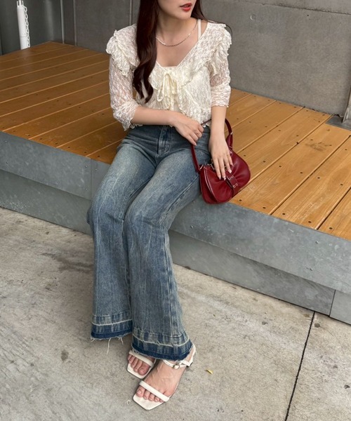 continuer de NICE CLAUP（コンティニューデナイスクラップ）の「ラッフルフリルレースボレロ（カーディガン/ボレロ・レディース・ブラック/アイボリー/オフホワイト・FREE）」の4枚目の写真