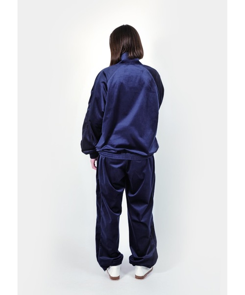 APPLEBUM(アップルバム)の「Velour Track Jacket(ブルゾン・メンズ・ブラック/ネイビー・LARGE/X-LARGE/MEDIUM)」の4枚目の写真