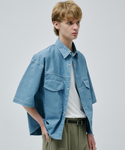 PUBLIC TOKYO(パブリックトウキョウ)の「SHIOTA BASICカラーハーフシャツ /夏服/半袖/ウォッシャブル/ストレッチ(シャツ/ブラウス・メンズ・ブラウン/ブルー/ライトグリーン・1/2)」の16枚目の写真