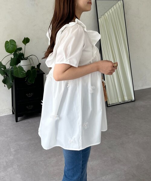 prose verse(プロズヴェール)の「フラワーモチーフフリルVネックブラウス(シャツ/ブラウス・レディース・ブラック/オフホワイト・LARGE/MEDIUM)」の12枚目の写真