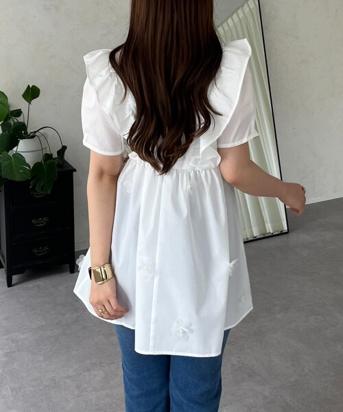 prose verse(プロズヴェール)の「フラワーモチーフフリルVネックブラウス(シャツ/ブラウス・レディース・ブラック/オフホワイト・LARGE/MEDIUM)」の13枚目の写真