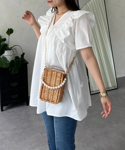 prose verse(プロズヴェール)の「フラワーモチーフフリルVネックブラウス(シャツ/ブラウス・レディース・ブラック/オフホワイト・LARGE/MEDIUM)」の15枚目の写真