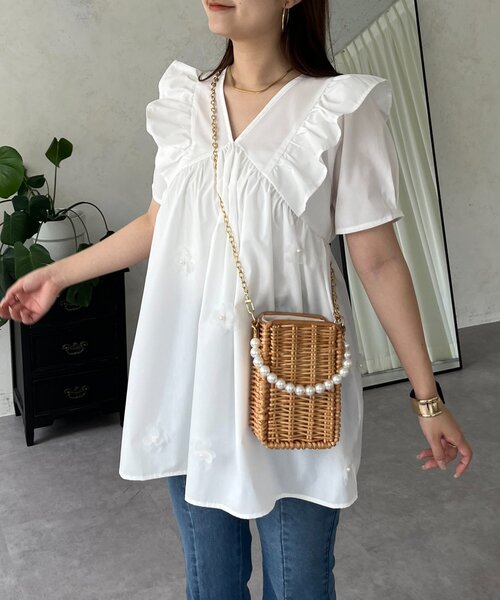 prose verse(プロズヴェール)の「フラワーモチーフフリルVネックブラウス(シャツ/ブラウス・レディース・ブラック/オフホワイト・LARGE/MEDIUM)」の17枚目の写真