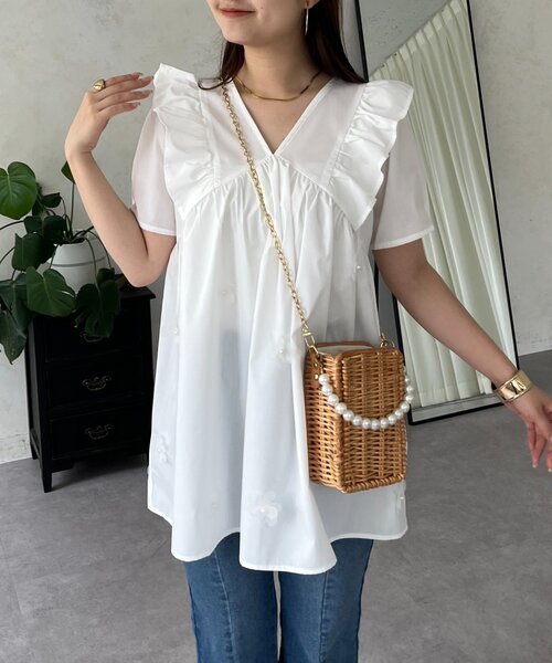 prose verse(プロズヴェール)の「フラワーモチーフフリルVネックブラウス(シャツ/ブラウス・レディース・ブラック/オフホワイト・LARGE/MEDIUM)」の18枚目の写真