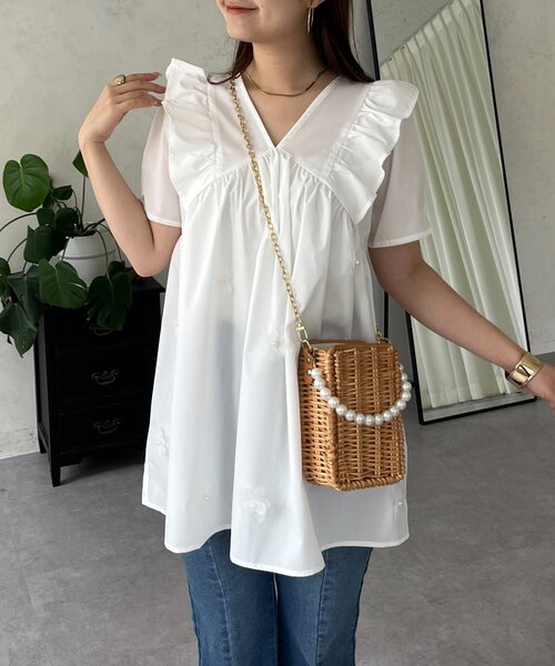 prose verse(プロズヴェール)の「フラワーモチーフフリルVネックブラウス(シャツ/ブラウス・レディース・ブラック/オフホワイト・LARGE/MEDIUM)」の19枚目の写真