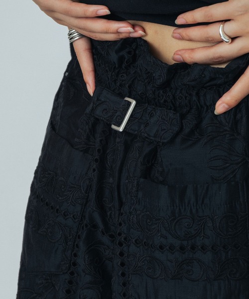 ROSE BUD(ローズバッド)の「EMBROIDERY PANTS(その他パンツ・レディース・ホワイト/ブラウン/ブラック・ONE SIZE)」の8枚目の写真