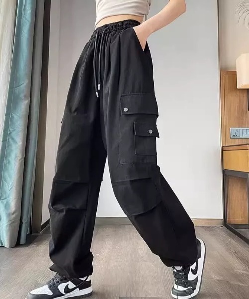 ampm（エーエムピーエム）の「シャカシャカカーゴパンツ/Y2K/ワイドシルエット（カーゴパンツ・レディース・オフホワイト/ブラック/グレー・S/L/M）」の14枚目の写真
