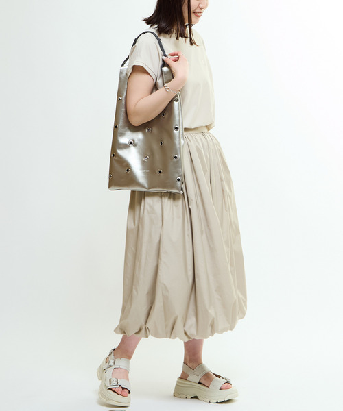 CONVERSE TOKYO(コンバーストウキョウ)の「2WAY EYELET FAKE-LEATHER SHOPPING TOTE BAG(トートバッグ・レディース・ブラウン/ブラック/シルバー・FREE)」の5枚目の写真