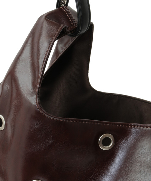 CONVERSE TOKYO(コンバーストウキョウ)の「2WAY EYELET FAKE-LEATHER SHOPPING TOTE BAG(トートバッグ・レディース・ブラウン/ブラック/シルバー・FREE)」の10枚目の写真