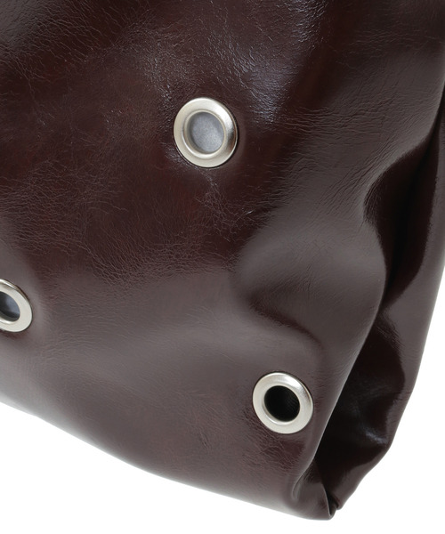 CONVERSE TOKYO(コンバーストウキョウ)の「2WAY EYELET FAKE-LEATHER SHOPPING TOTE BAG(トートバッグ・レディース・ブラウン/ブラック/シルバー・FREE)」の13枚目の写真