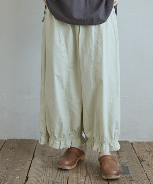 Crisp(クリスプ)の「フリルヘムギャザーパンツ(その他パンツ・レディース・ブラック/ベージュ・FREE)」の2枚目の写真