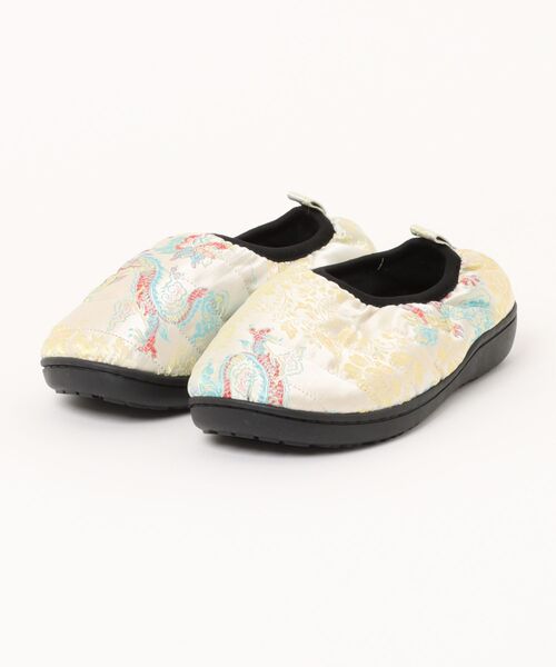 SUBU(スブ)の「SUBU-CHINADRESS(サンダル・メンズ・オフホワイト/ブラック・XX-LARGE/LARGE/MEDIUM/SMALL/X-SMALL/X-LARGE)」の1枚目の写真
