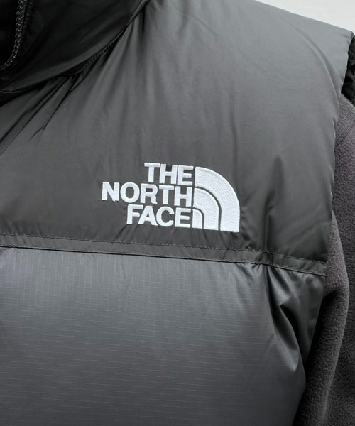 THE NORTH FACE(ザノースフェイス)の「【THE NORTH FACE】Nuptse Vest(ダウンベスト・メンズ・ブラック/グレー・X-LARGE/LARGE/MEDIUM)」の4枚目の写真