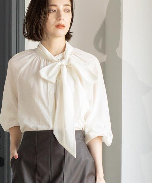 OPAQUE.CLIP（オペークドットクリップ）の「2WAYシアーボウタイブラウス【洗濯機洗い可】（シャツ/ブラウス・レディース・ライトブルー/ホワイト/チャコールグレー・40/38/42）」の5枚目の写真