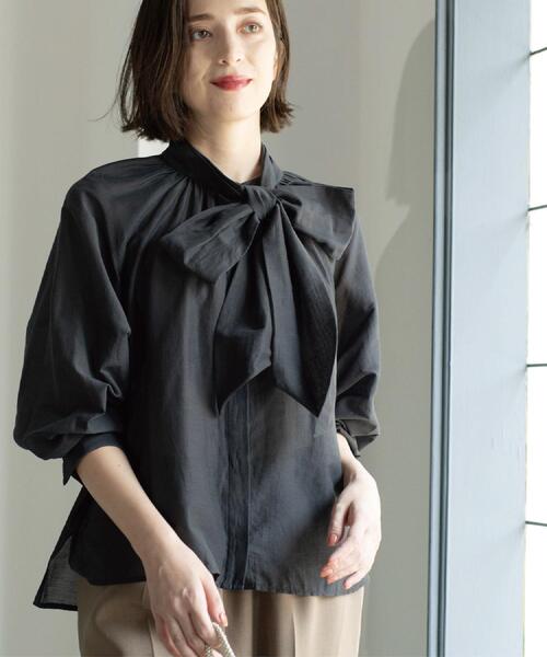 OPAQUE.CLIP（オペークドットクリップ）の「2WAYシアーボウタイブラウス【洗濯機洗い可】（シャツ/ブラウス・レディース・ライトブルー/ホワイト/チャコールグレー・40/38/42）」の13枚目の写真