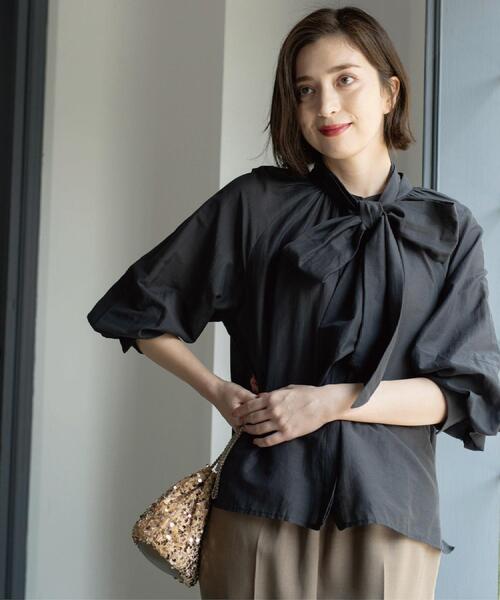 OPAQUE.CLIP（オペークドットクリップ）の「2WAYシアーボウタイブラウス【洗濯機洗い可】（シャツ/ブラウス・レディース・ライトブルー/ホワイト/チャコールグレー・40/38/42）」の14枚目の写真