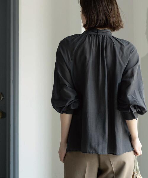 OPAQUE.CLIP（オペークドットクリップ）の「2WAYシアーボウタイブラウス【洗濯機洗い可】（シャツ/ブラウス・レディース・ライトブルー/ホワイト/チャコールグレー・40/38/42）」の15枚目の写真