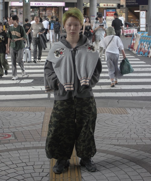 amok(アモク)の「NECKCLOTH SWEATSHIRT(パーカー・メンズ・グレー/ホワイト・L/M/S)」の10枚目の写真