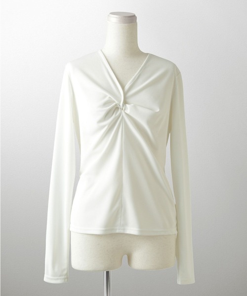 HUIT bouquet(ユイット)の「ツイスト トップス HUIT(Tシャツ/カットソー・レディース・モカ/アイボリー/ブラック・M)」の4枚目の写真
