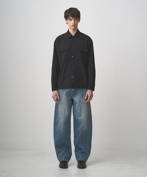 Juha(ユハ)の「SOFT SHELL JACKET(ブルゾン・メンズ・ブラック/チャコールグレー・3/4)」の4枚目の写真