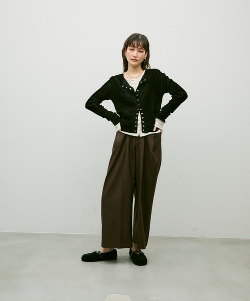 Lutim by u（ルチバイユー）の「Multi button  Velore crew neck cardigan / マルチ釦ベロアクルーネックカーディガン（カーディガン/ボレロ・レディース・ブラック/ブラウン/オフホワイト・FREE）」の20枚目の写真