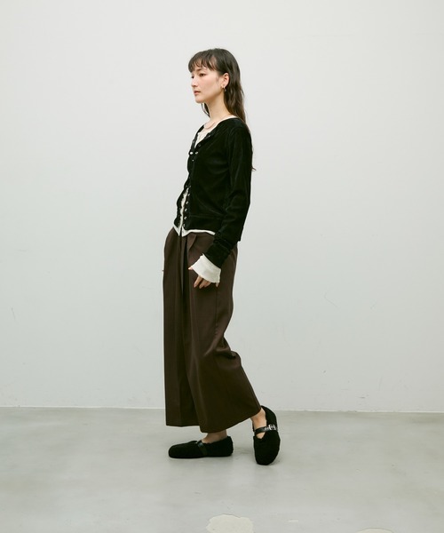 Lutim by u（ルチバイユー）の「Multi button  Velore crew neck cardigan / マルチ釦ベロアクルーネックカーディガン（カーディガン/ボレロ・レディース・ブラック/ブラウン/オフホワイト・FREE）」の21枚目の写真