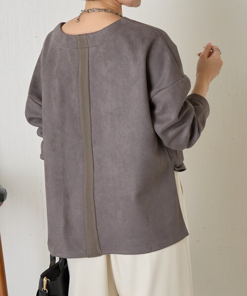 Jena espace merveilleux(ジェナ エスパスメルヴェイユ)の「バックラインスエードカットソー(Tシャツ/カットソー・レディース・アイボリー/グレー/チャコールグレー・FREE)」の2枚目の写真