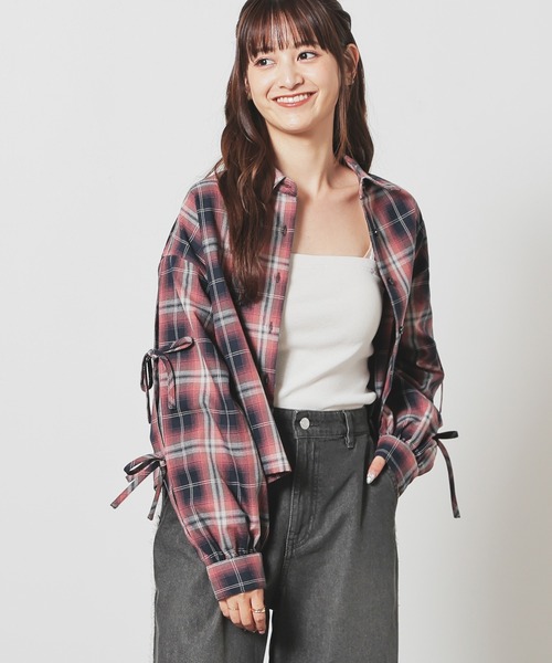 Honeys（ハニーズ）の「袖リボンチェックシャツ（シャツ/ブラウス・レディース・ネイビー系/ブラック系その他/ベージュ系その他/サックスブルー系・SS/S/M/L）」の13枚目の写真