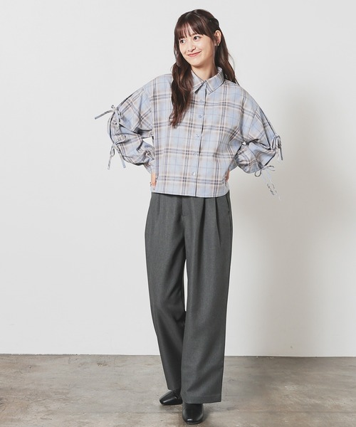 Honeys（ハニーズ）の「袖リボンチェックシャツ（シャツ/ブラウス・レディース・ネイビー系/ブラック系その他/ベージュ系その他/サックスブルー系・SS/S/M/L）」の14枚目の写真