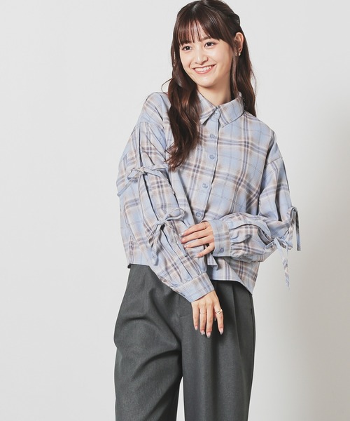 Honeys（ハニーズ）の「袖リボンチェックシャツ（シャツ/ブラウス・レディース・ネイビー系/ブラック系その他/ベージュ系その他/サックスブルー系・SS/S/M/L）」の15枚目の写真