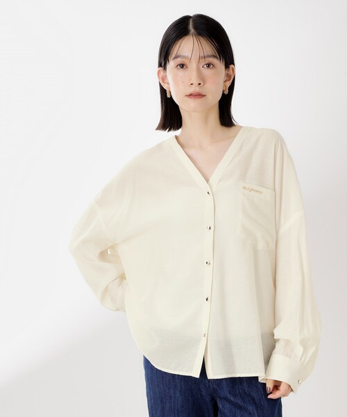 THE SHOP TK （ザ ショップ ティーケー ）の「刺繍ポケットオーバーシャツ【体型カバー/洗濯機OK】（シャツ/ブラウス・レディース・ネイビー/アイボリー/ブラウン系・13/12）」の2枚目の写真