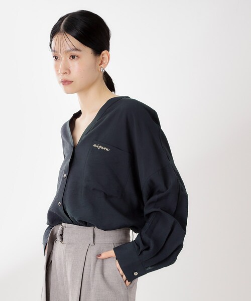 THE SHOP TK （ザ ショップ ティーケー ）の「刺繍ポケットオーバーシャツ【体型カバー/洗濯機OK】（シャツ/ブラウス・レディース・ネイビー/アイボリー/ブラウン系・13/12）」の9枚目の写真