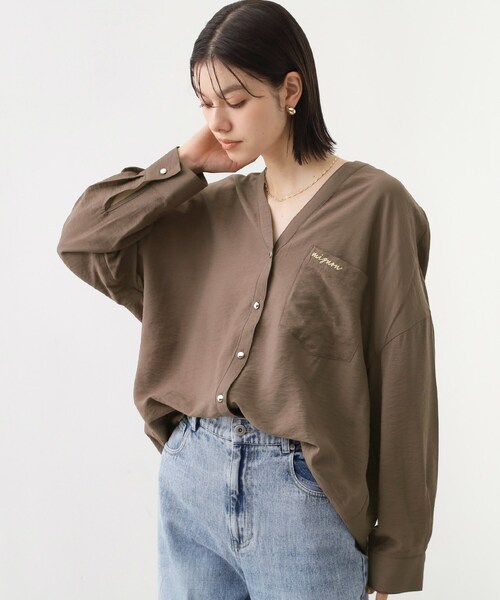 THE SHOP TK （ザ ショップ ティーケー ）の「刺繍ポケットオーバーシャツ【体型カバー/洗濯機OK】（シャツ/ブラウス・レディース・ネイビー/アイボリー/ブラウン系・13/12）」の13枚目の写真