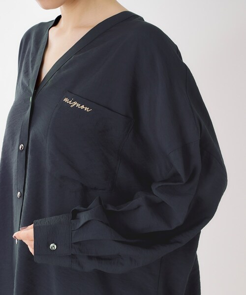 THE SHOP TK （ザ ショップ ティーケー ）の「刺繍ポケットオーバーシャツ【体型カバー/洗濯機OK】（シャツ/ブラウス・レディース・ネイビー/アイボリー/ブラウン系・13/12）」の21枚目の写真