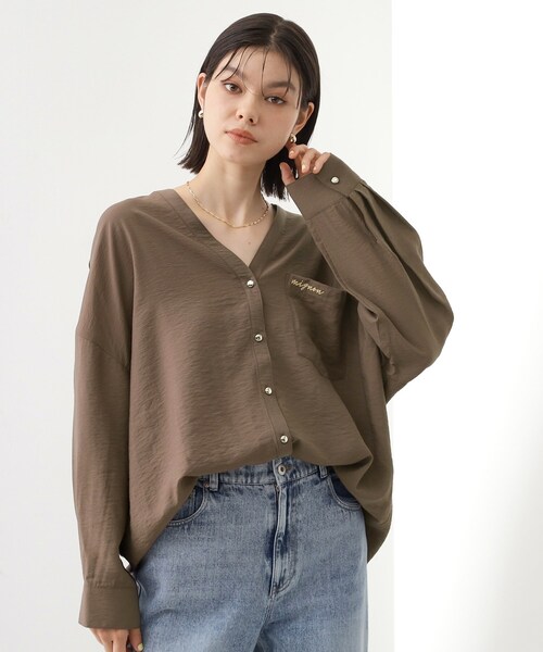 THE SHOP TK （ザ ショップ ティーケー ）の「刺繍ポケットオーバーシャツ【体型カバー/洗濯機OK】（シャツ/ブラウス・レディース・ネイビー/アイボリー/ブラウン系・13/12）」の4枚目の写真
